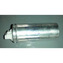 Capacitor    (p)